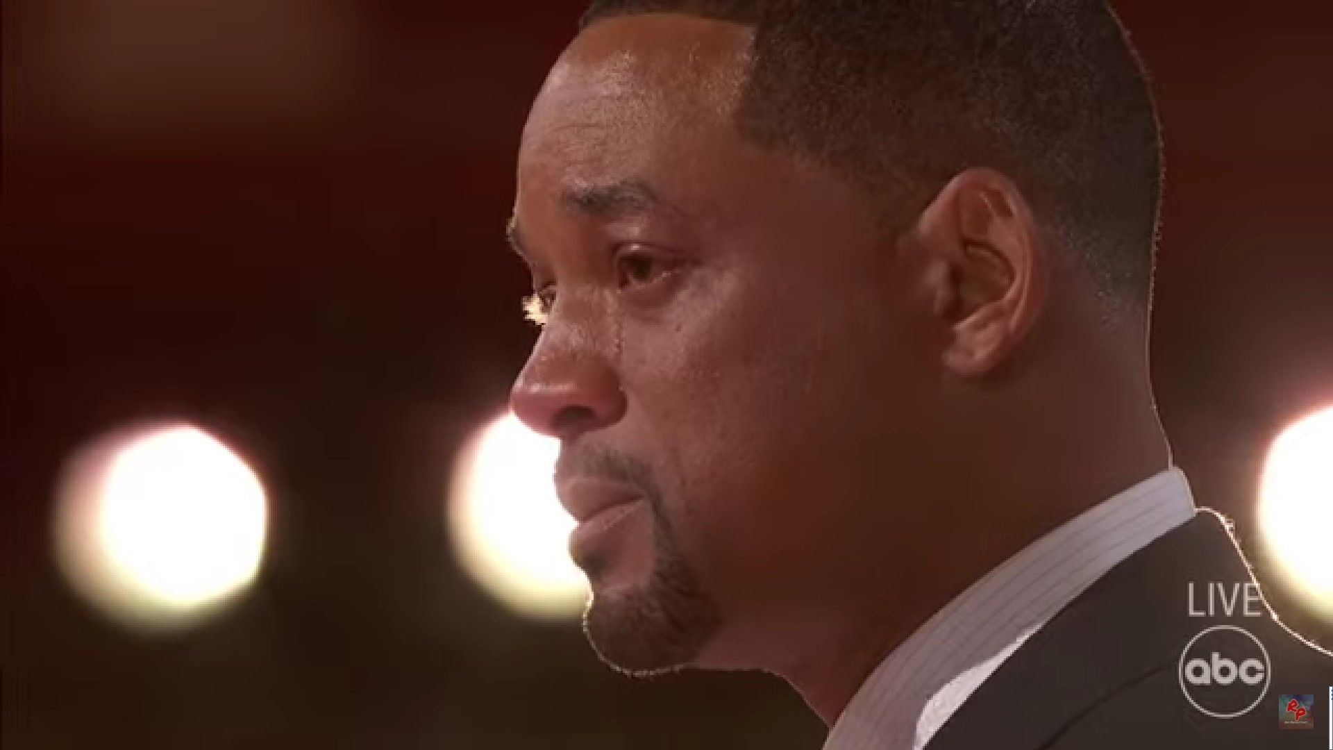     Oscary 2022: Will Smith spoliczkował Chrisa Rocka - co na to policja? Ten moment przejdzie do historii gali [WIDEO]